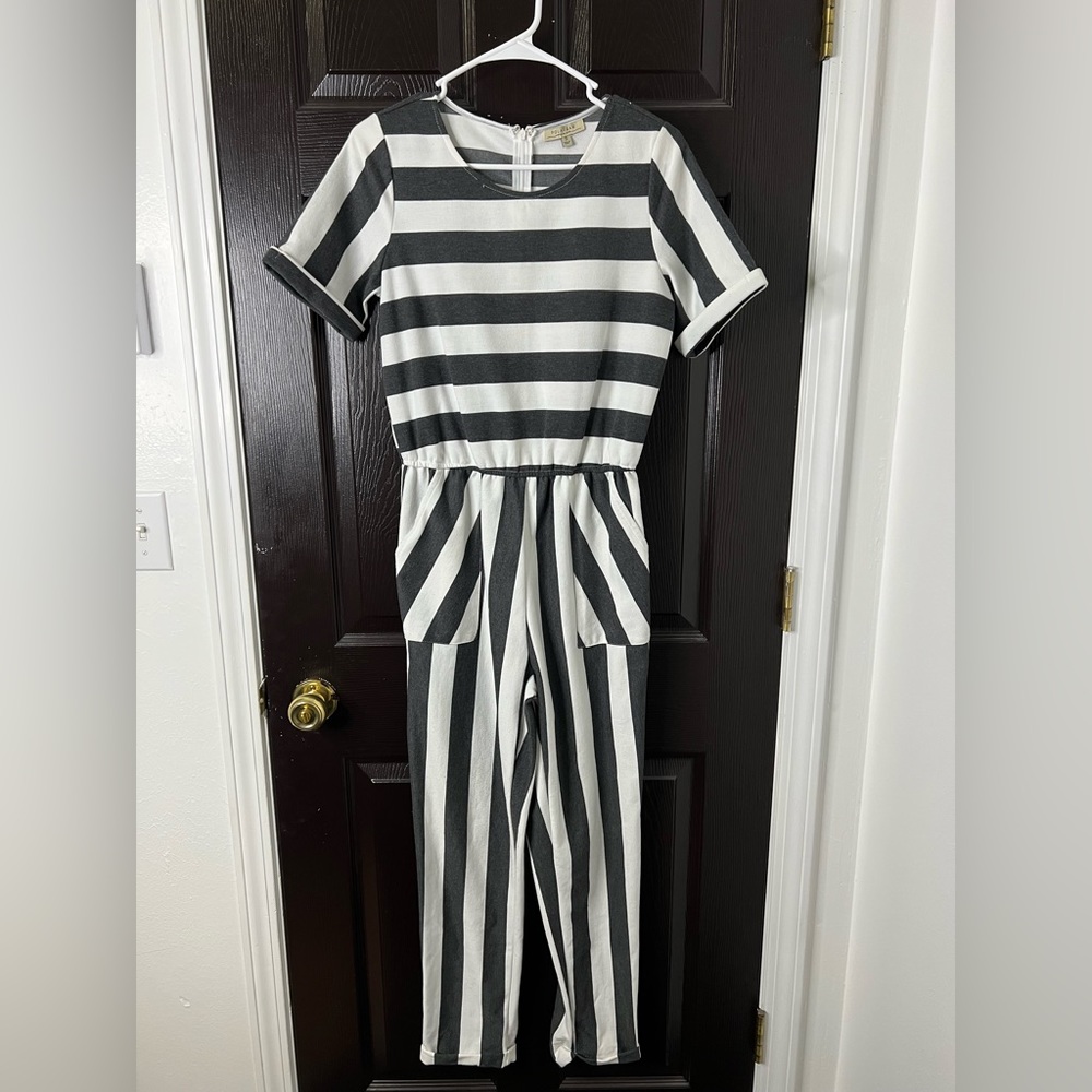 Jumpsuit Dark Grey & White Stripes
Women small
